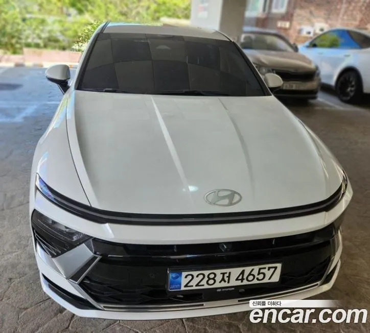 Hyundai Sonata Exclusive 1