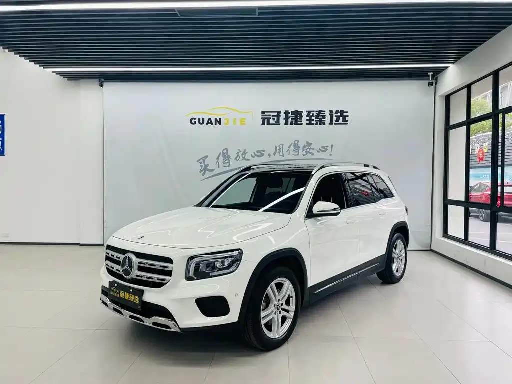 Mercedes-Benz GLB — фото 1