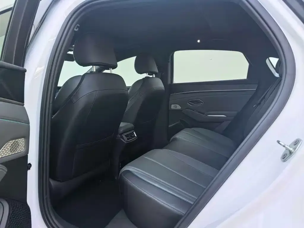 BYD Qin L 2025 из CN, фото 3