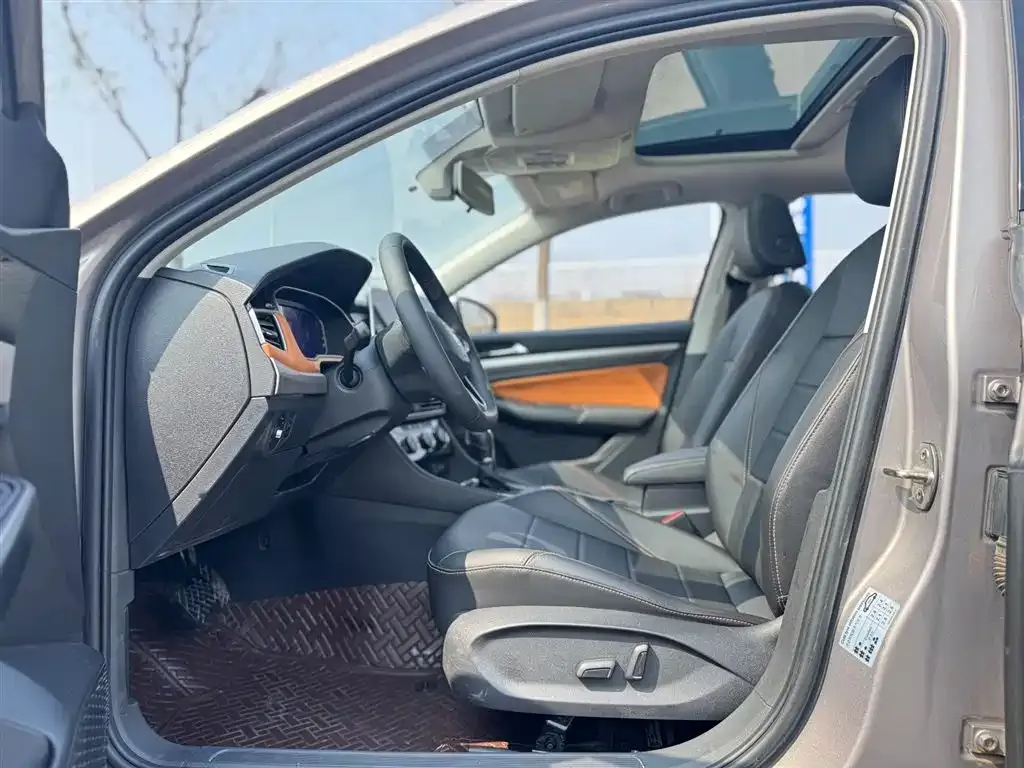 Volkswagen Bora 2022 из CN, фото 8