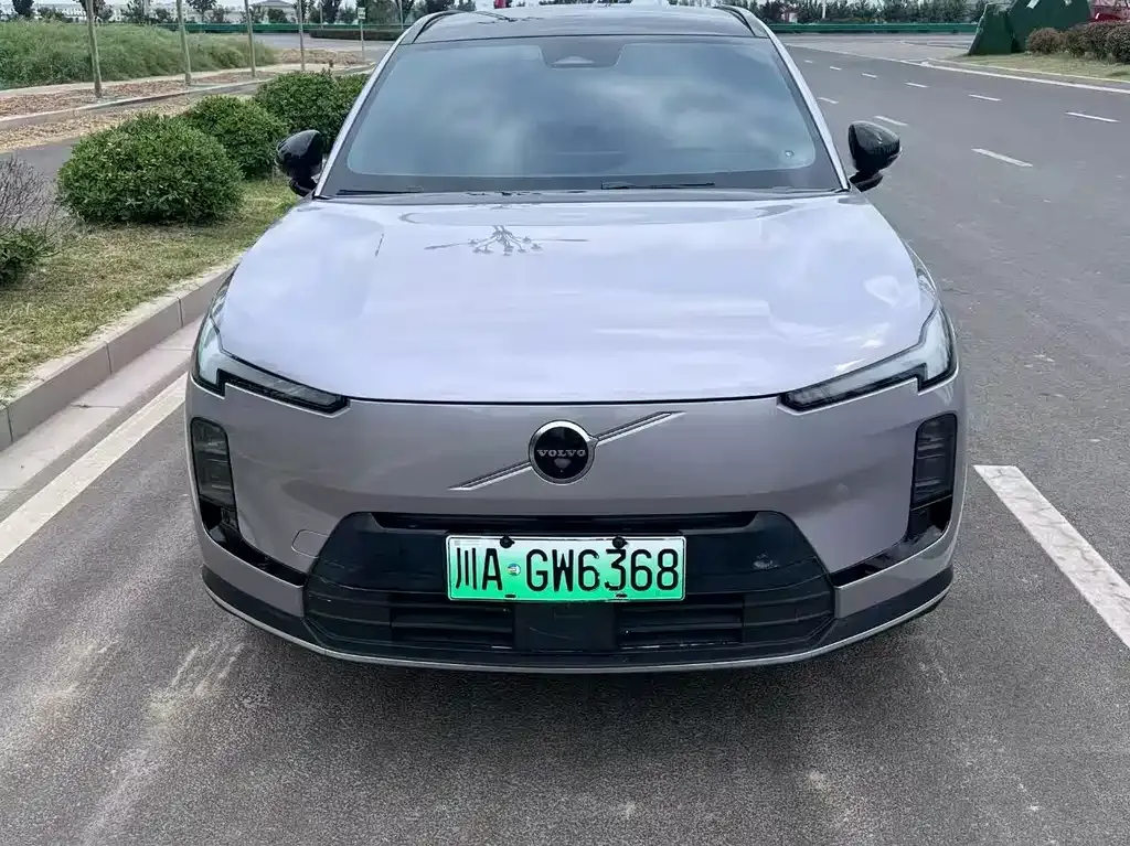 Volvo XC70 Plug-in Hybrid 2025 из CN, фото 9