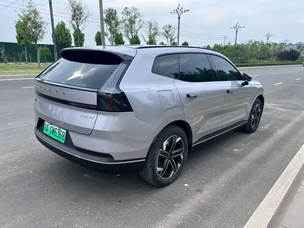 Volvo XC70 Plug-in Hybrid 2025 из CN, фото 6