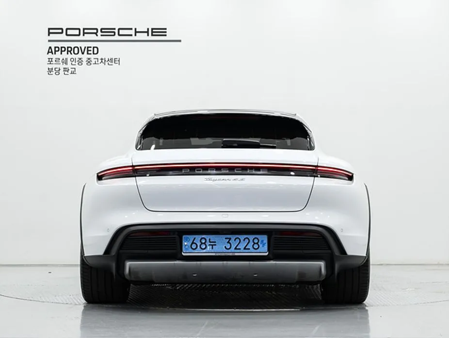 Porsche Taycan 2024 из KR, фото 5