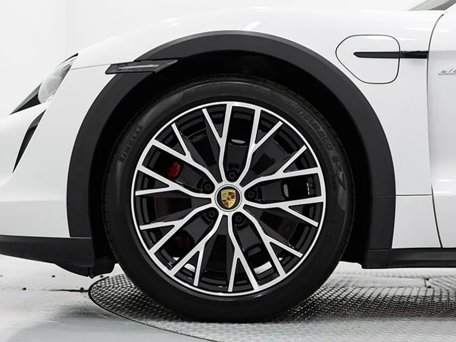 Porsche Taycan 2024 из KR, фото 3