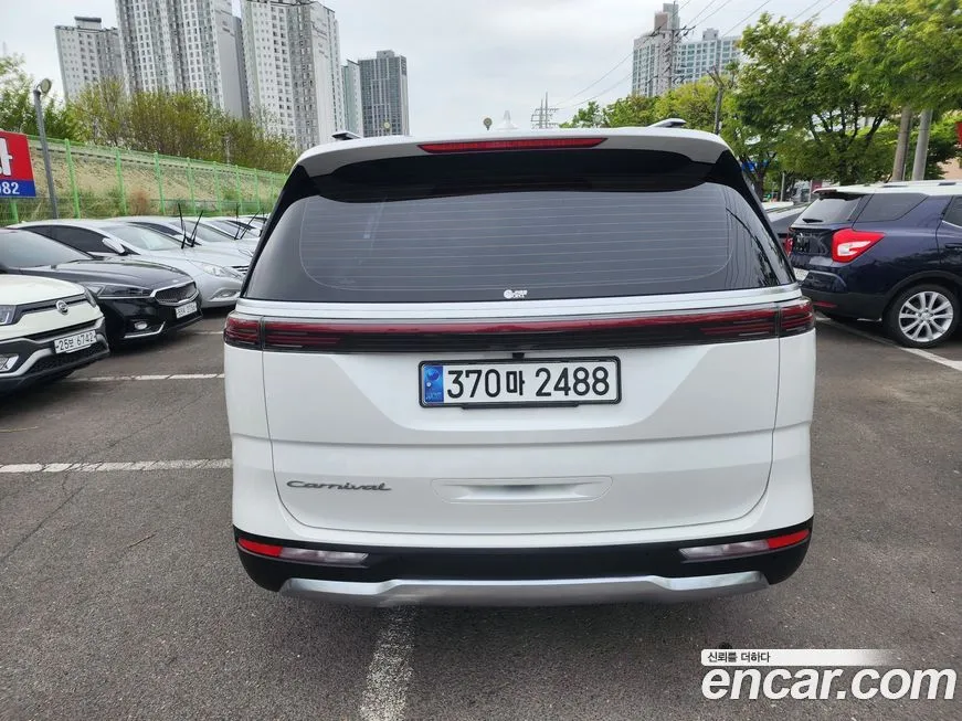 Kia Carnival — фото 10