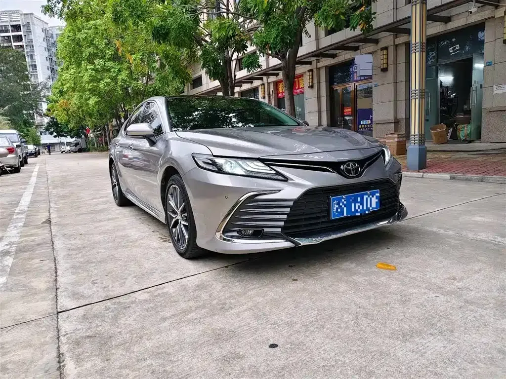 Toyota Camry — фото 8
