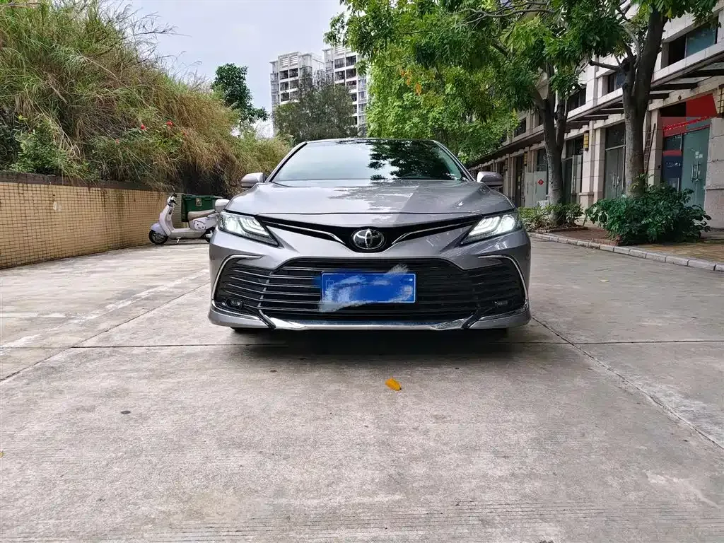 Toyota Camry — фото 3