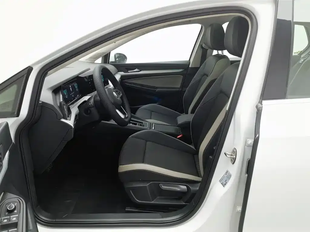 Volkswagen Golf 2021 из CN, фото 7