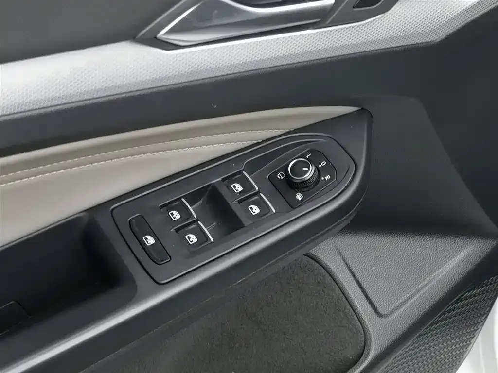 Volkswagen Golf 2021 из CN, фото 10