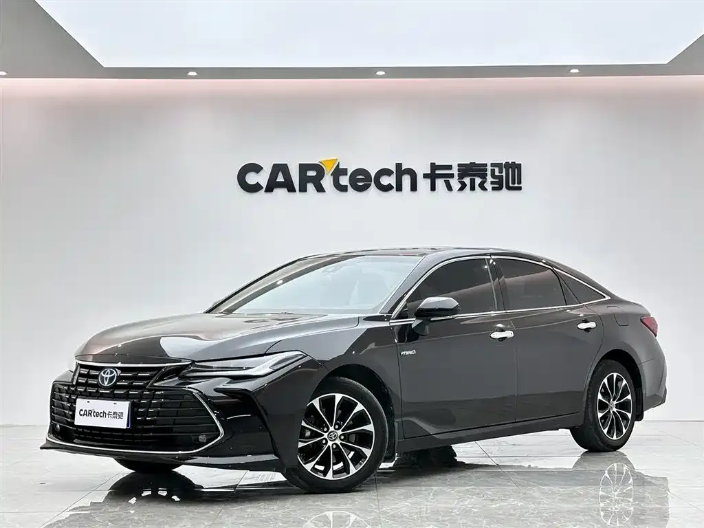 Toyota Avalon — фото 1