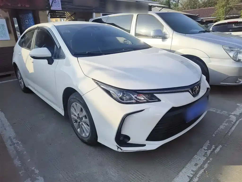 Toyota Corolla — фото 7