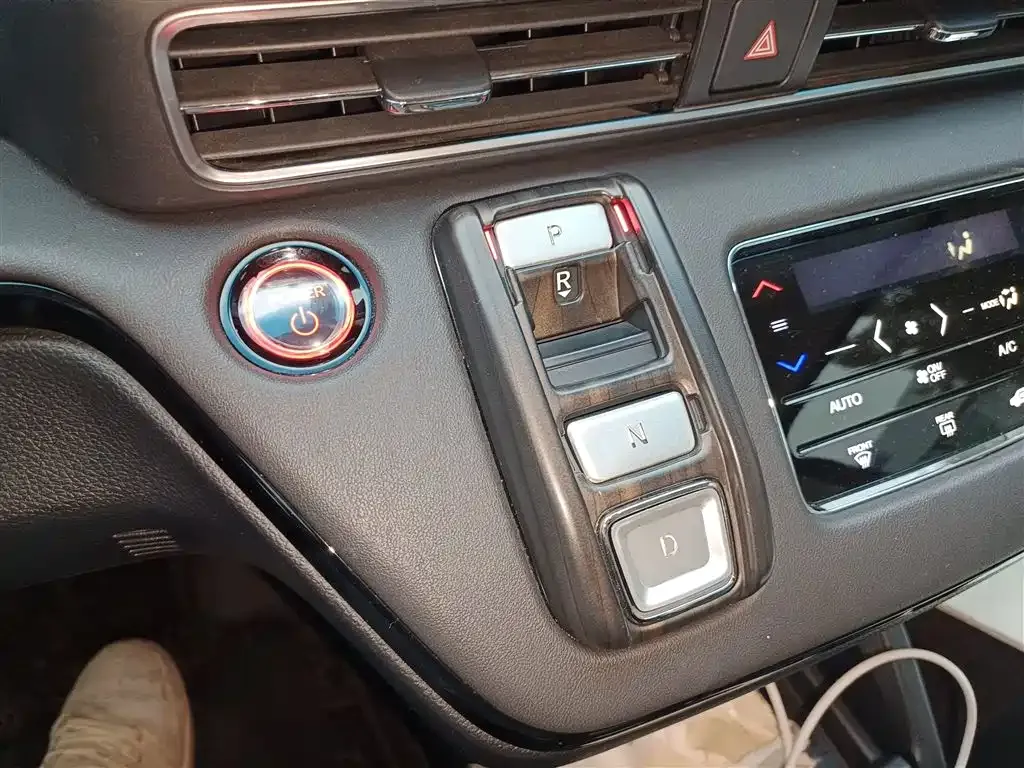 Honda Elysion 2023 из CN, фото 2