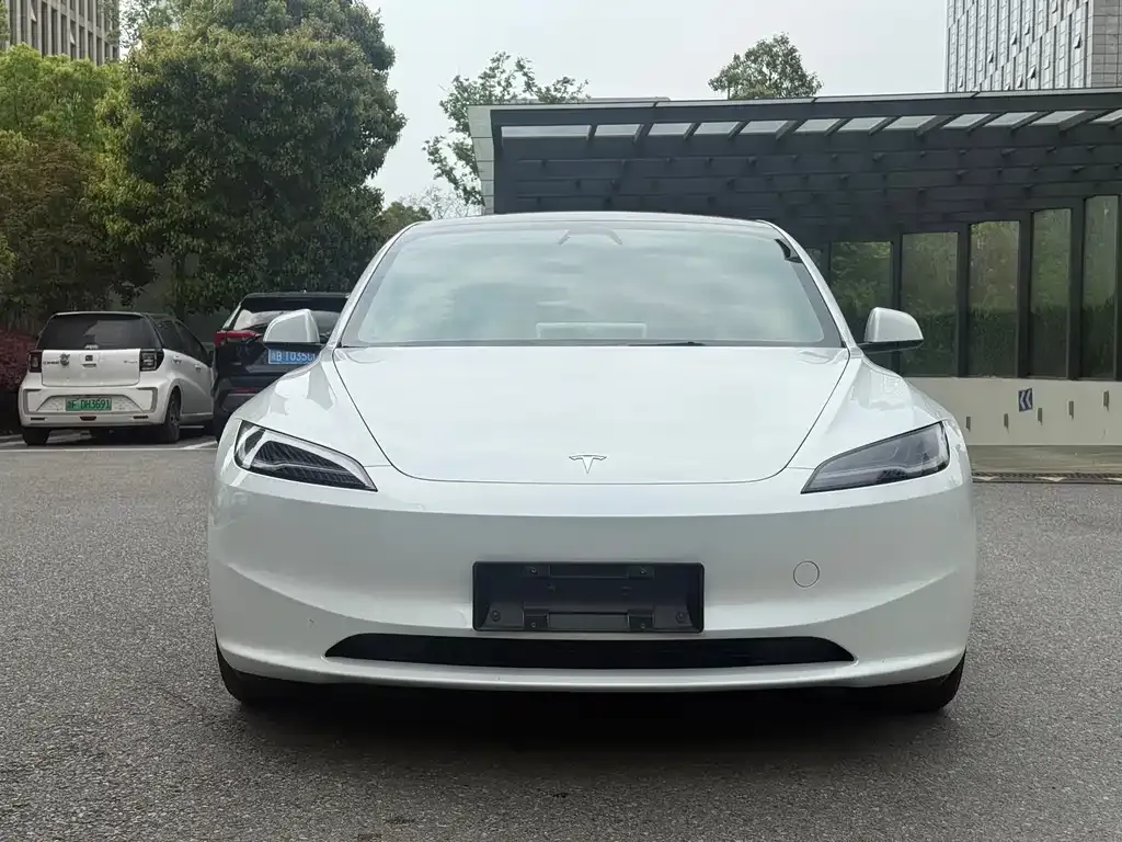 Tesla Model 3 — фото 6