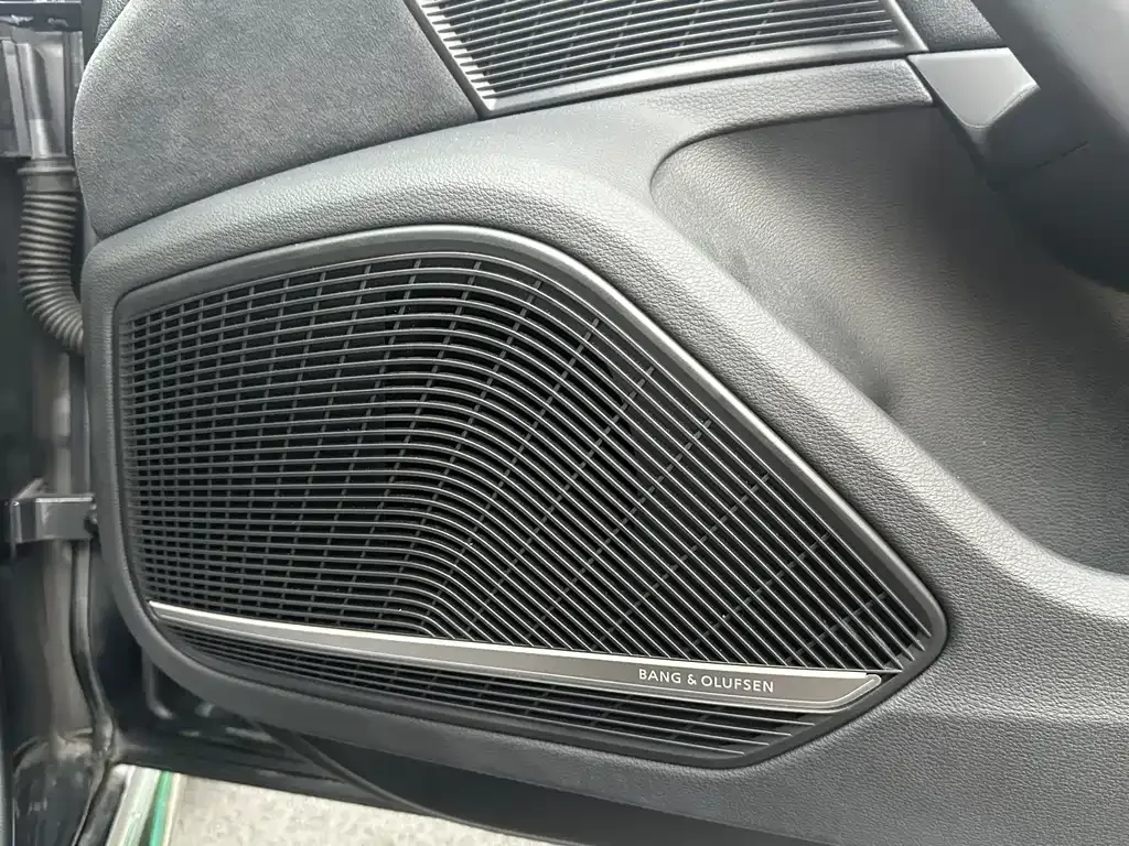 Audi RS 4 2023 из CN, фото 10