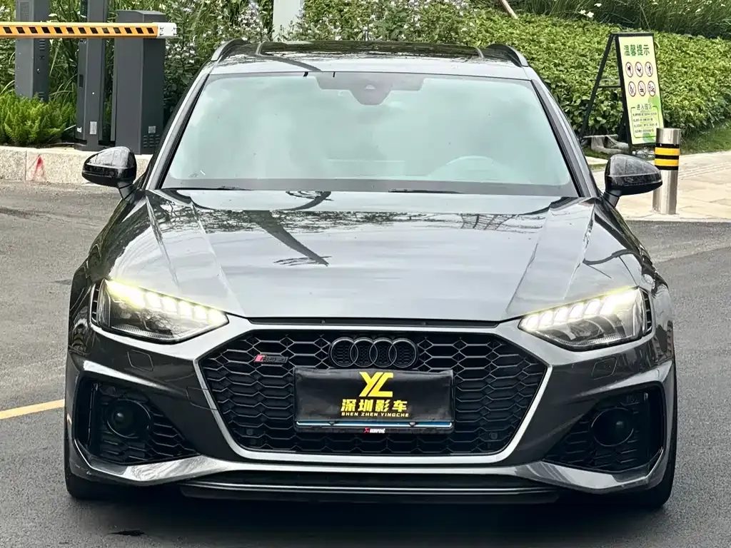 Audi RS 4 2023 из CN, фото 3