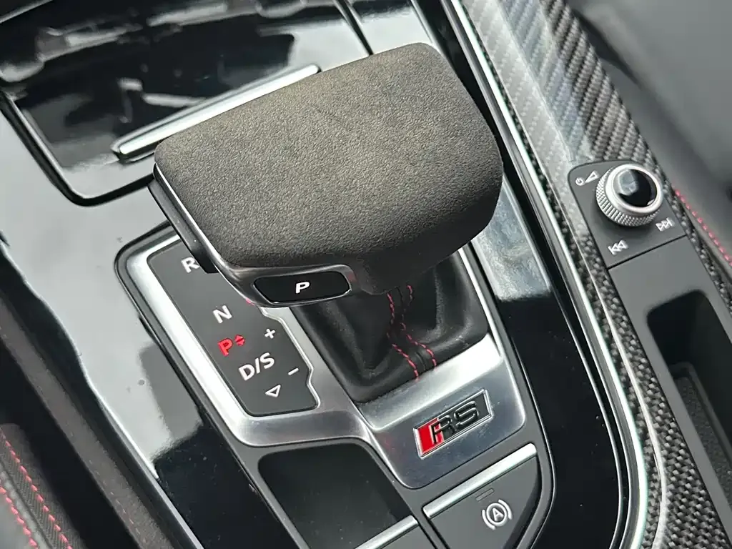 Audi RS 4 2023 из CN, фото 4