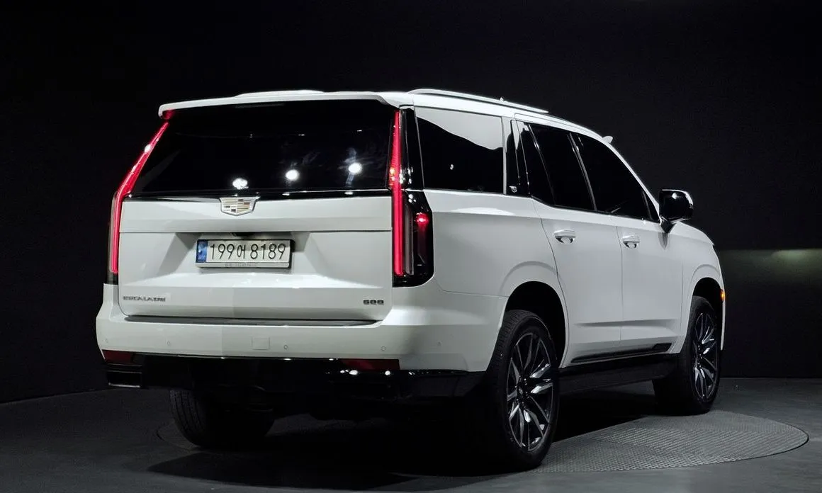 Cadillac Escalade 2023 из KR, фото 2