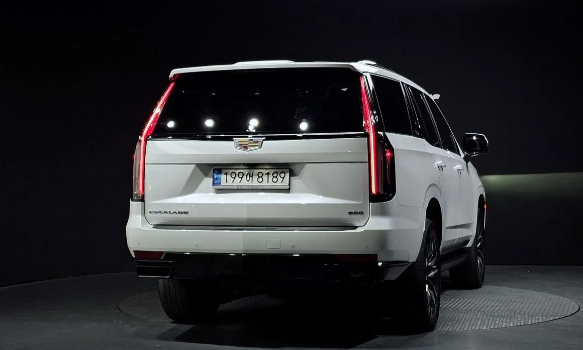 Cadillac Escalade 2023 из KR, фото 3