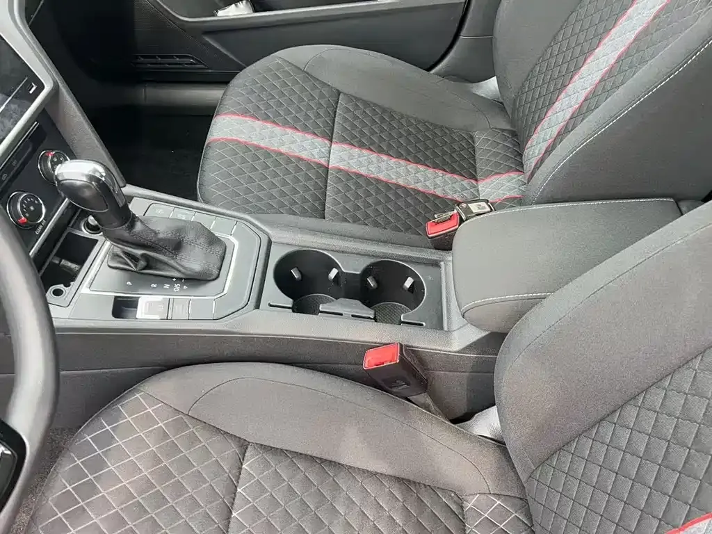 Volkswagen Lamando 2021 из CN, фото 3