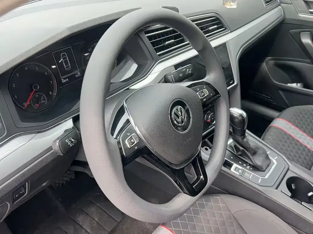 Volkswagen Lamando 2021 из CN, фото 2