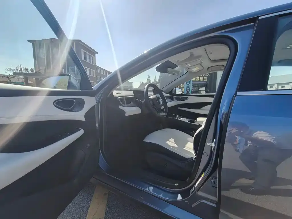 BYD Seal 05 DM-i — фото 2
