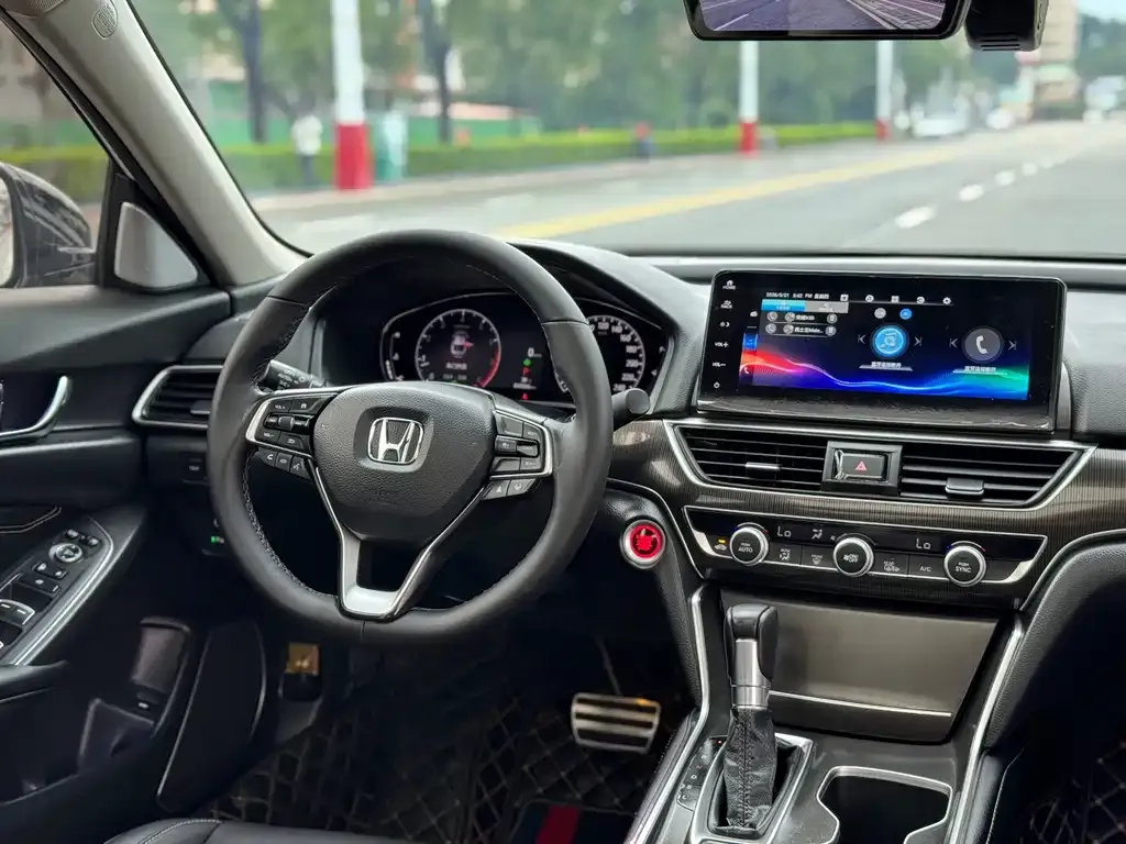 Honda Accord — фото 10