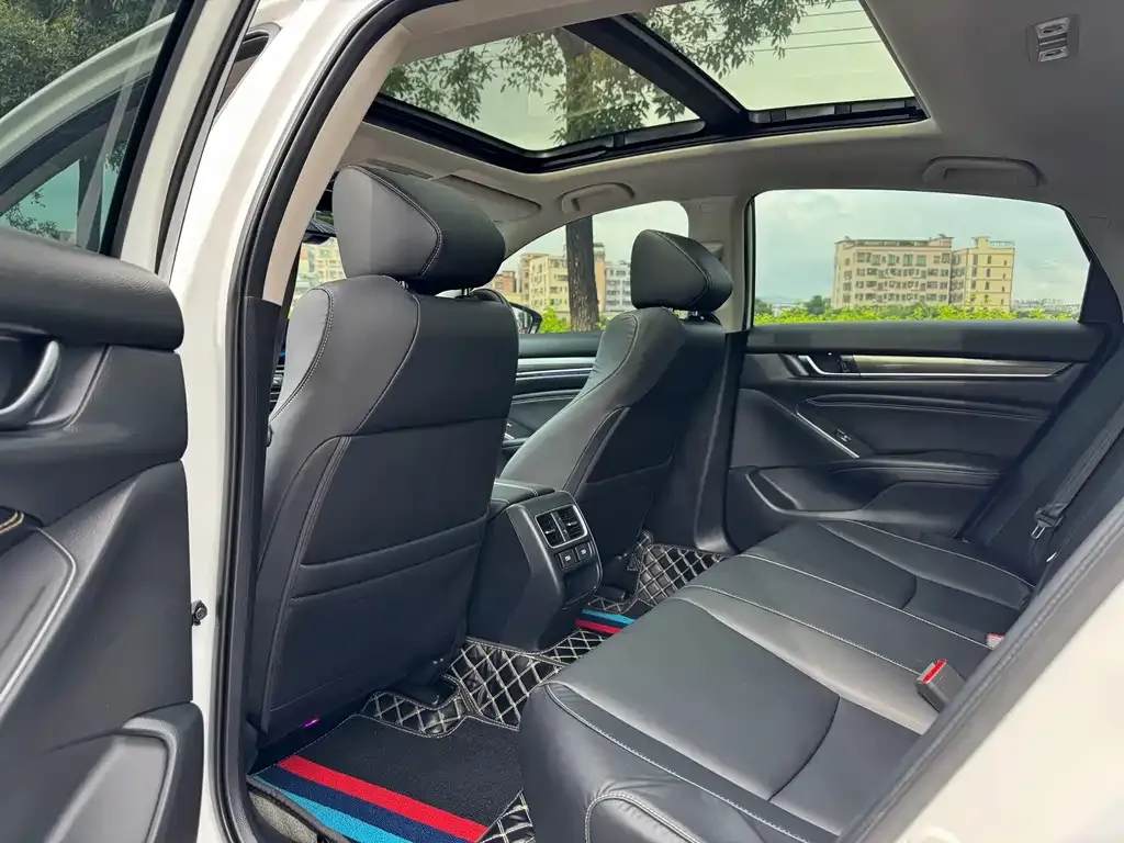 Honda Accord — фото 6