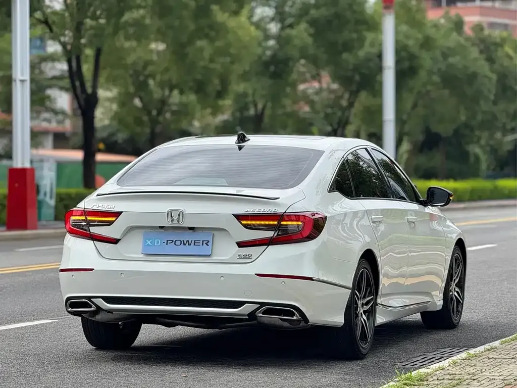 Honda Accord — фото 5