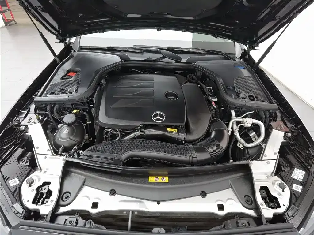Mercedes-Benz E-Class — фото 10
