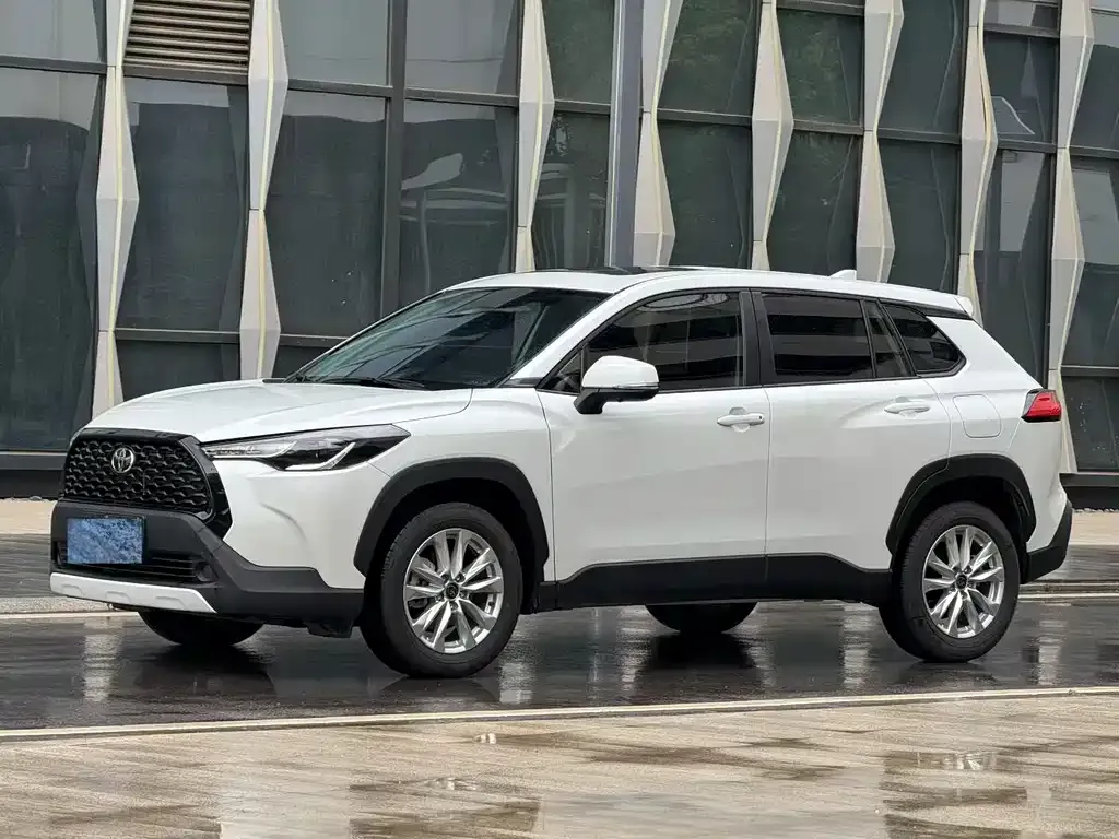 Toyota Corolla Cross — фото 1
