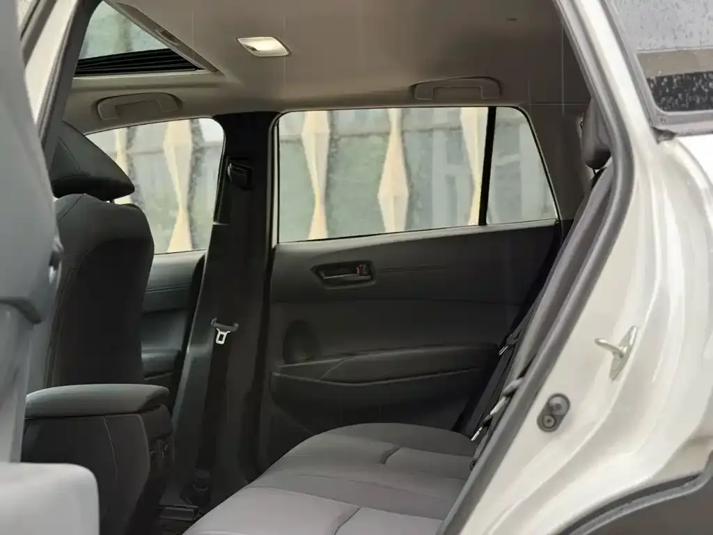Toyota Corolla Cross — фото 2