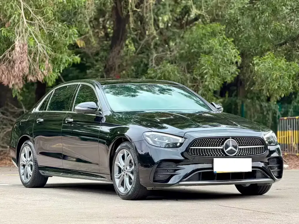 Mercedes-Benz E-Class — фото 10