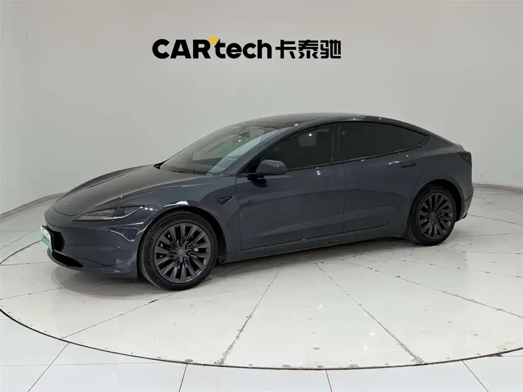 Tesla Model 3 — фото 1