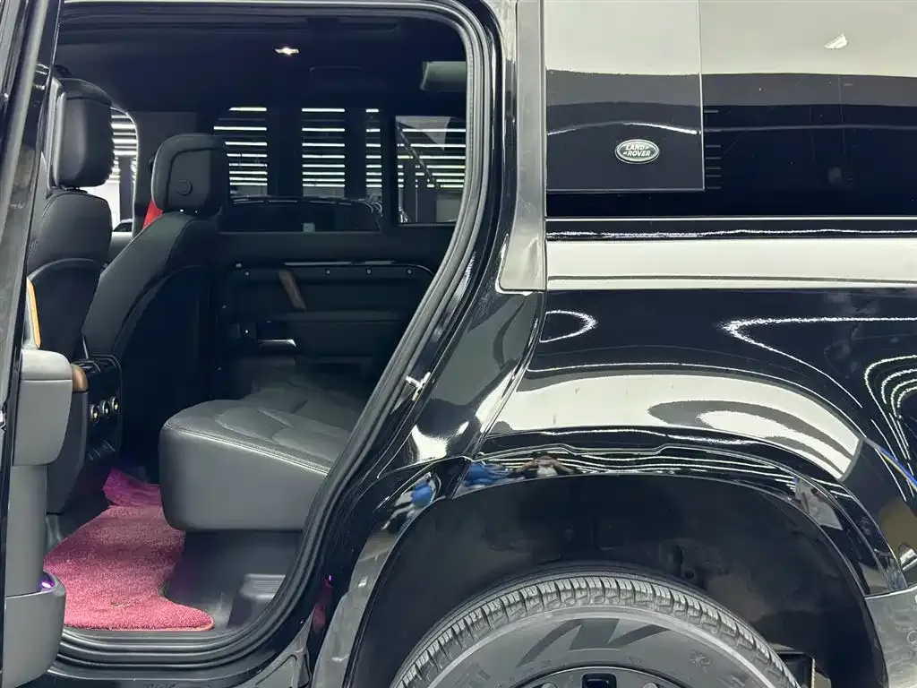 Land Rover Defender — фото 9