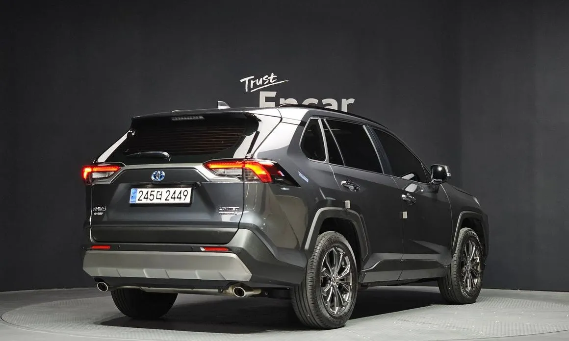Toyota RAV4 2024 из KR, фото 2