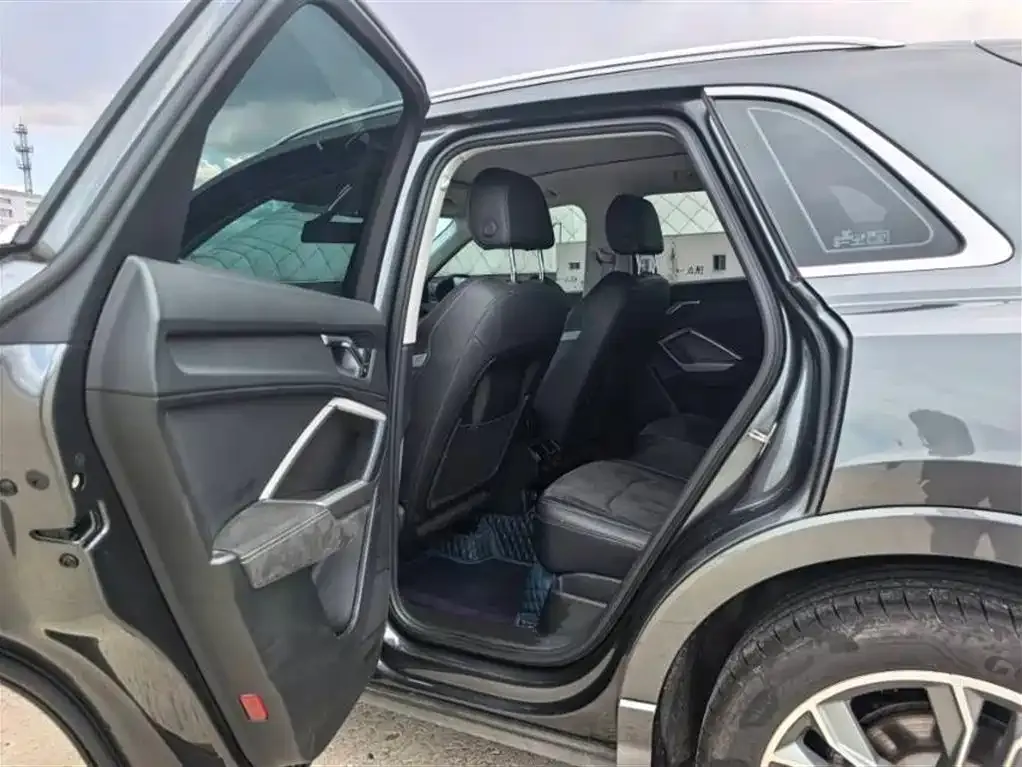 Audi Q3 2023 из CN, фото 9