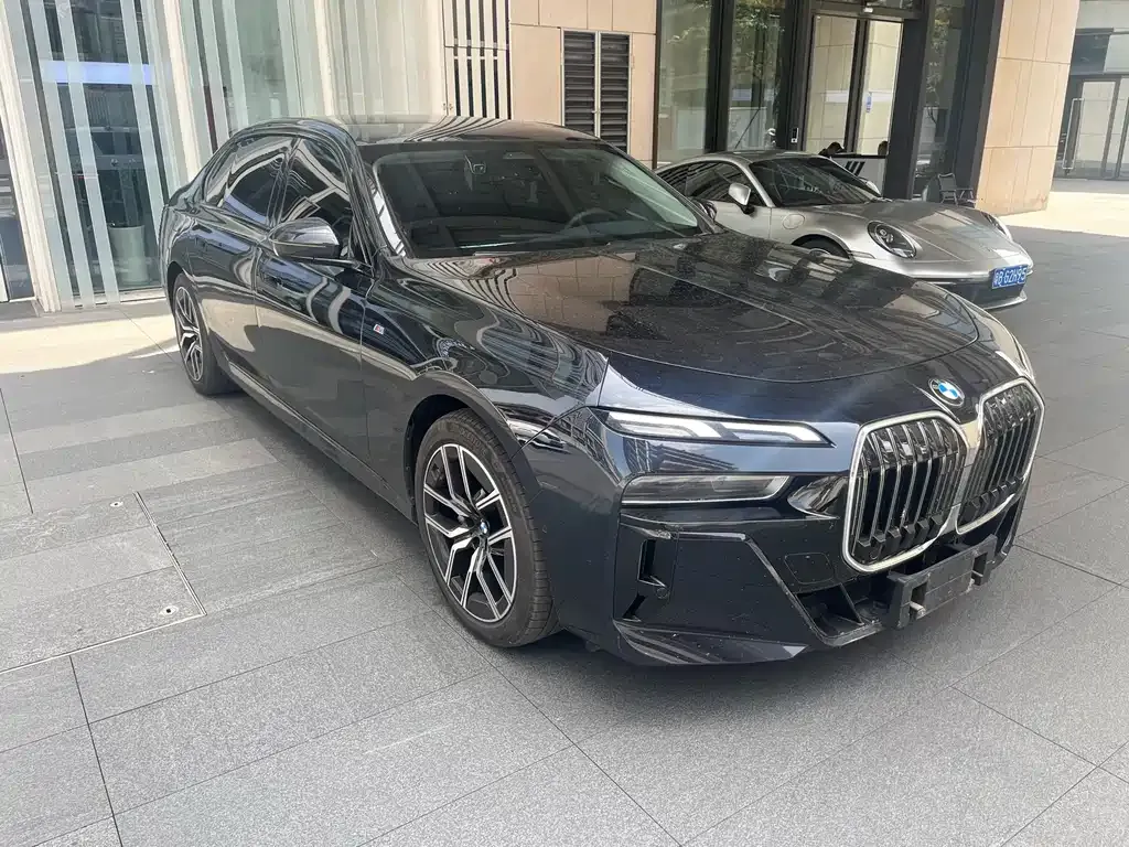 BMW 7 Series — фото 5