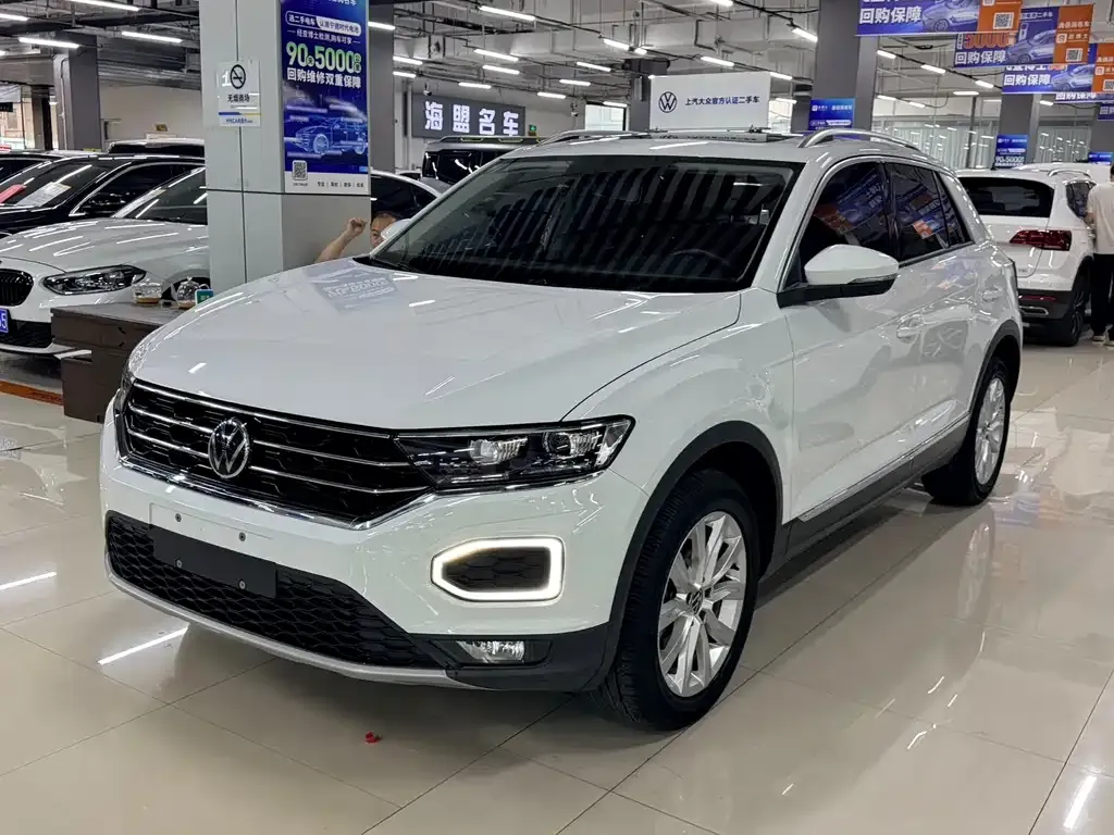 Volkswagen T-Roc — фото 1