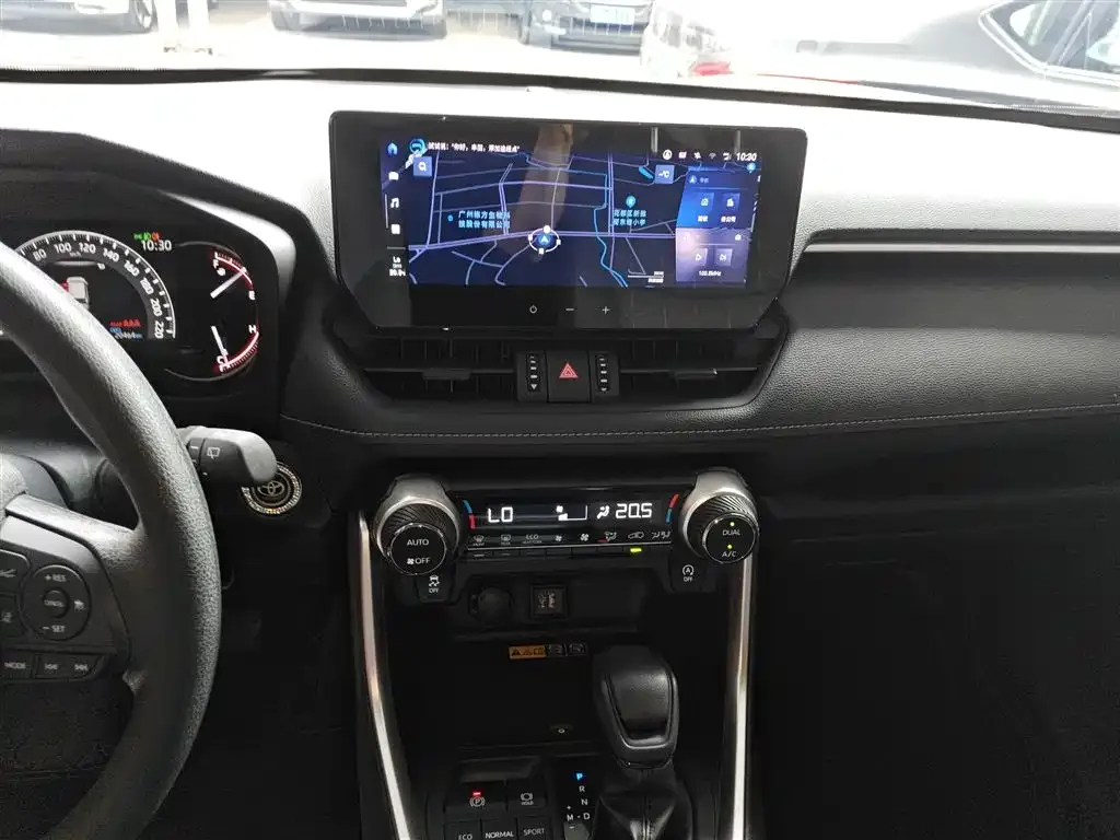 Toyota RAV4 — фото 10