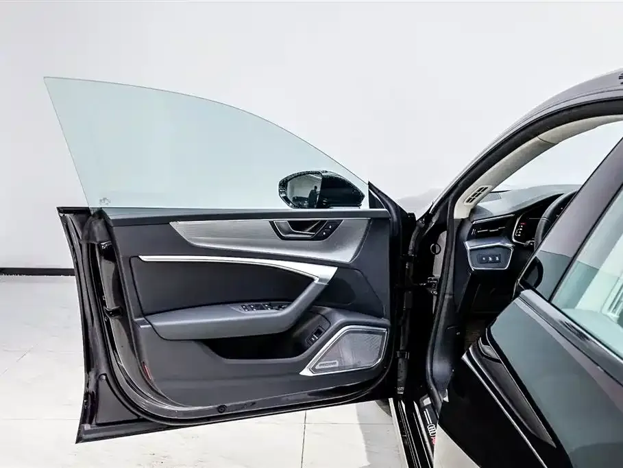 Audi A7L 2024 из CN, фото 7