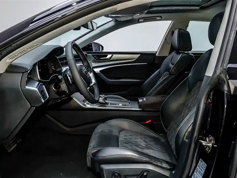 Audi A7L 2024 из CN, фото 10