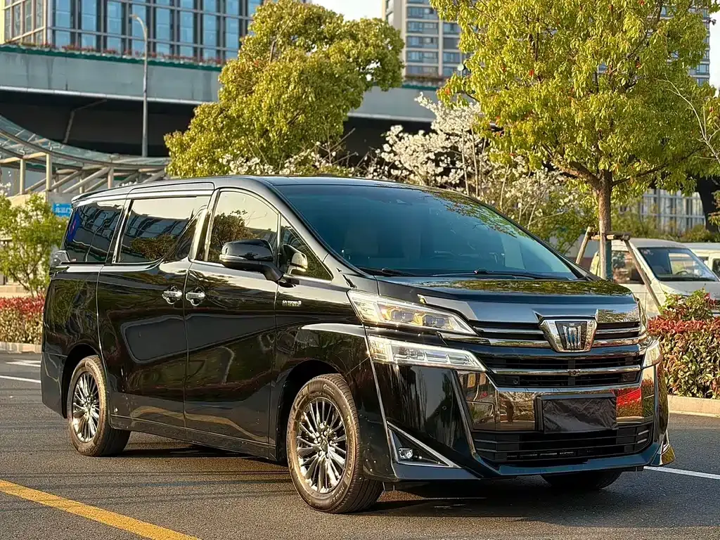 Toyota Vellfire — фото 5