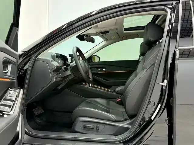 Honda Accord — фото 10