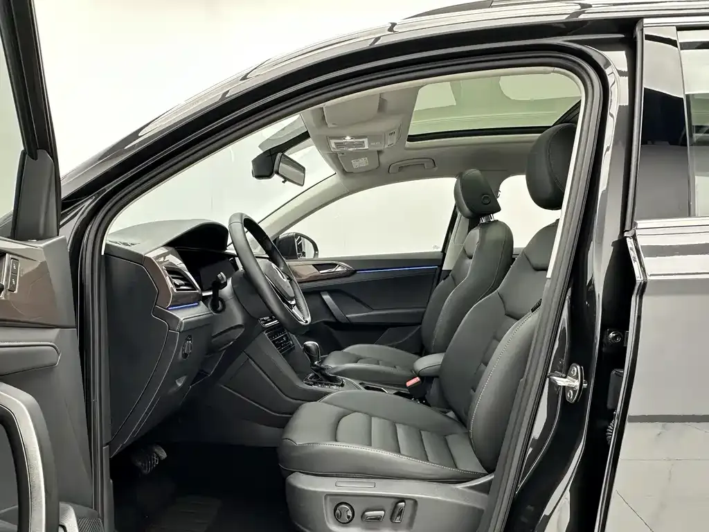 Volkswagen Tharu — фото 4
