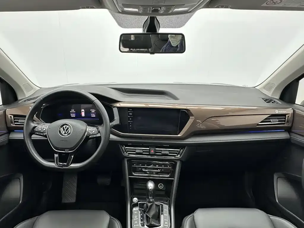 Volkswagen Tharu — фото 6
