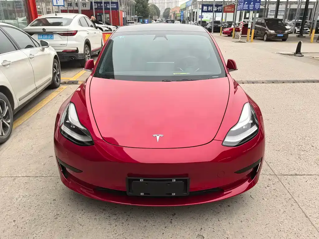 Tesla Model 3 — фото 4