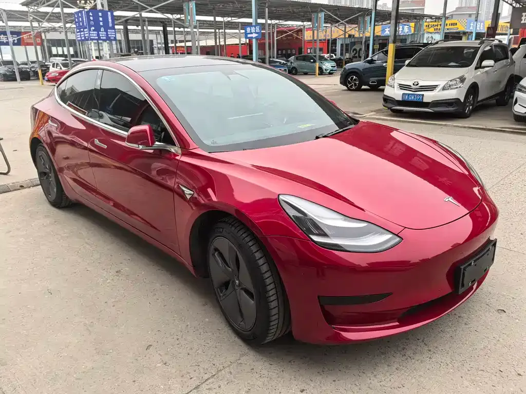 Tesla Model 3 — фото 9
