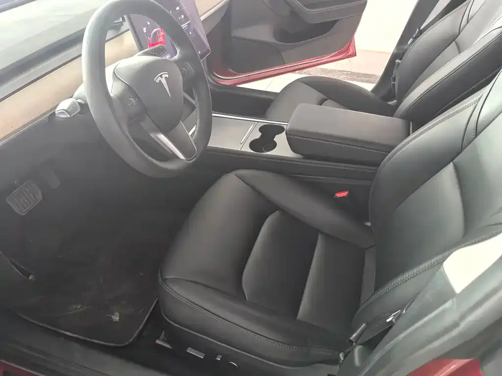 Tesla Model 3 — фото 2