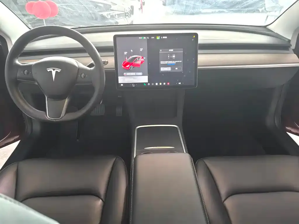 Tesla Model 3 — фото 3