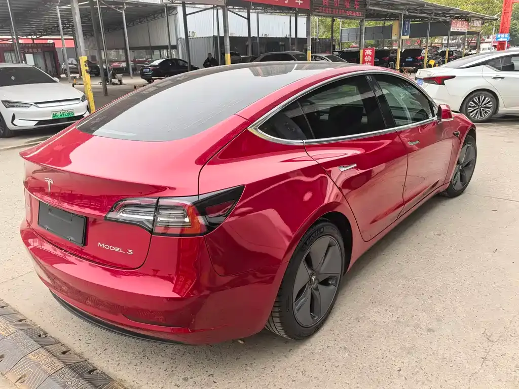Tesla Model 3 — фото 6